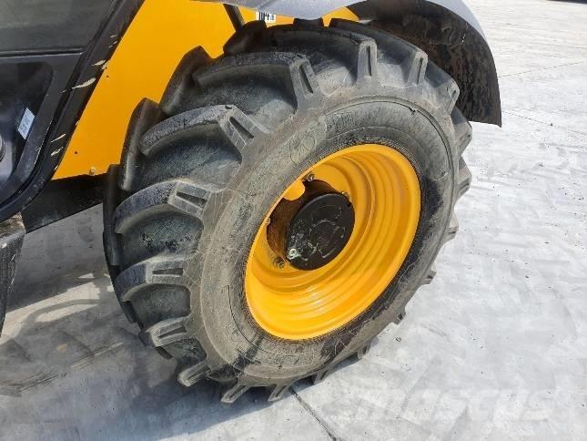 JCB 531-70 - BC24 Teleskopiniai krautuvai