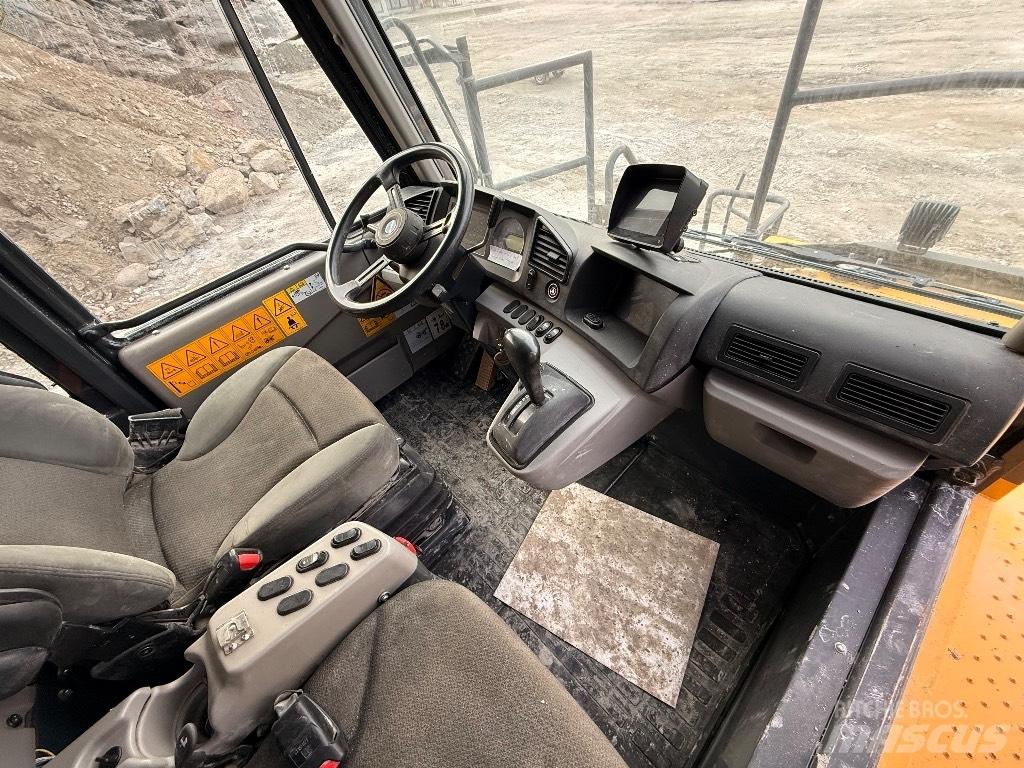 Komatsu HD 405 - 8E0 Atliekų išvežimo technika