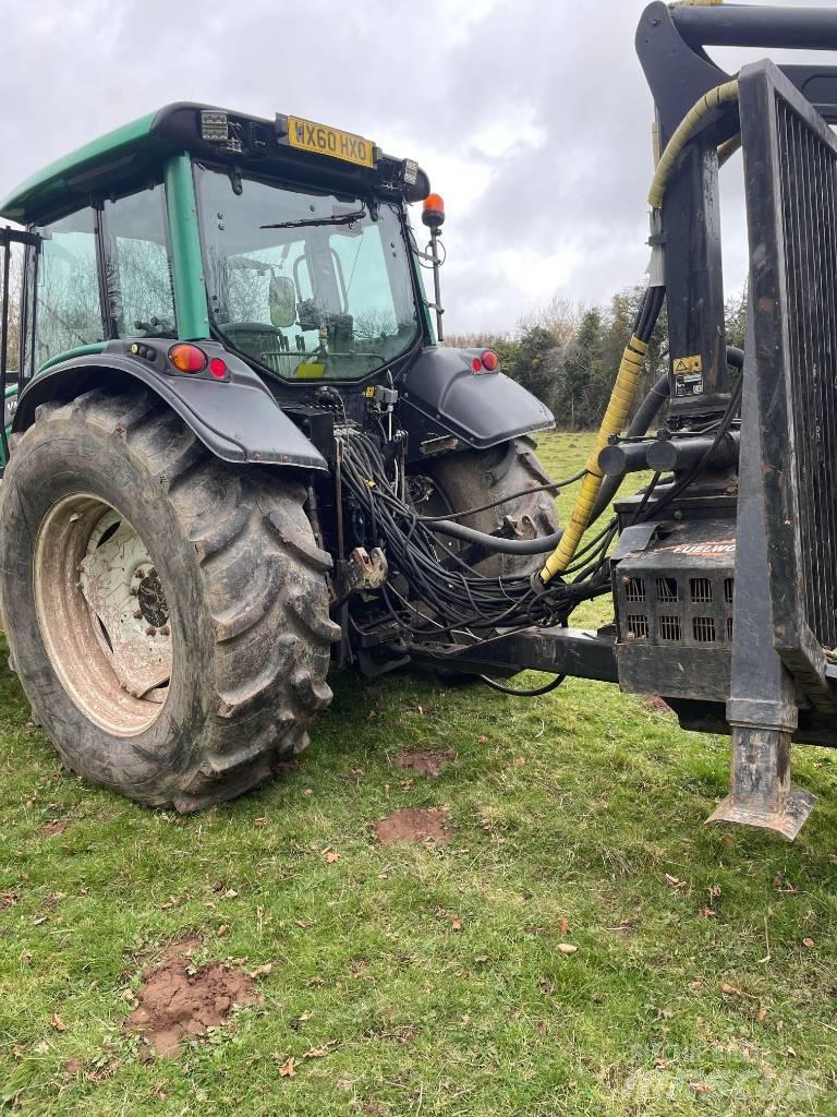 Valtra N122 Traktoriai