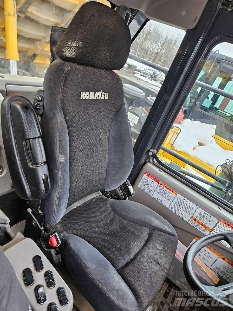 Komatsu HD465-8 Statybiniai savivarčiai sunkvežimiai