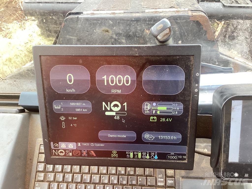 Komatsu 845 Naudoti miškovežiai (Forvarderiai)