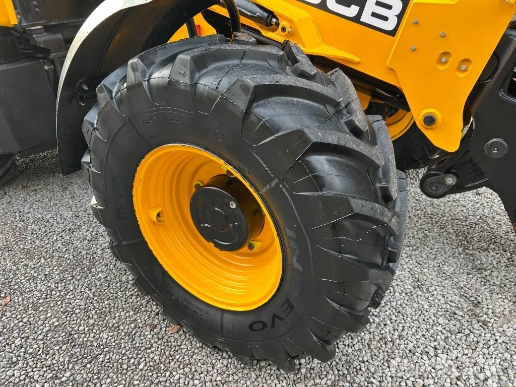 JCB TM320S Teleskopiniai krautuvai žemės ūkiui