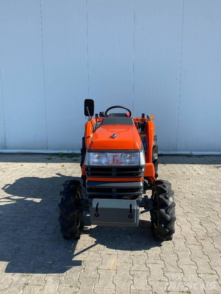 Kubota T 22 Naudoti kompaktiški traktoriai