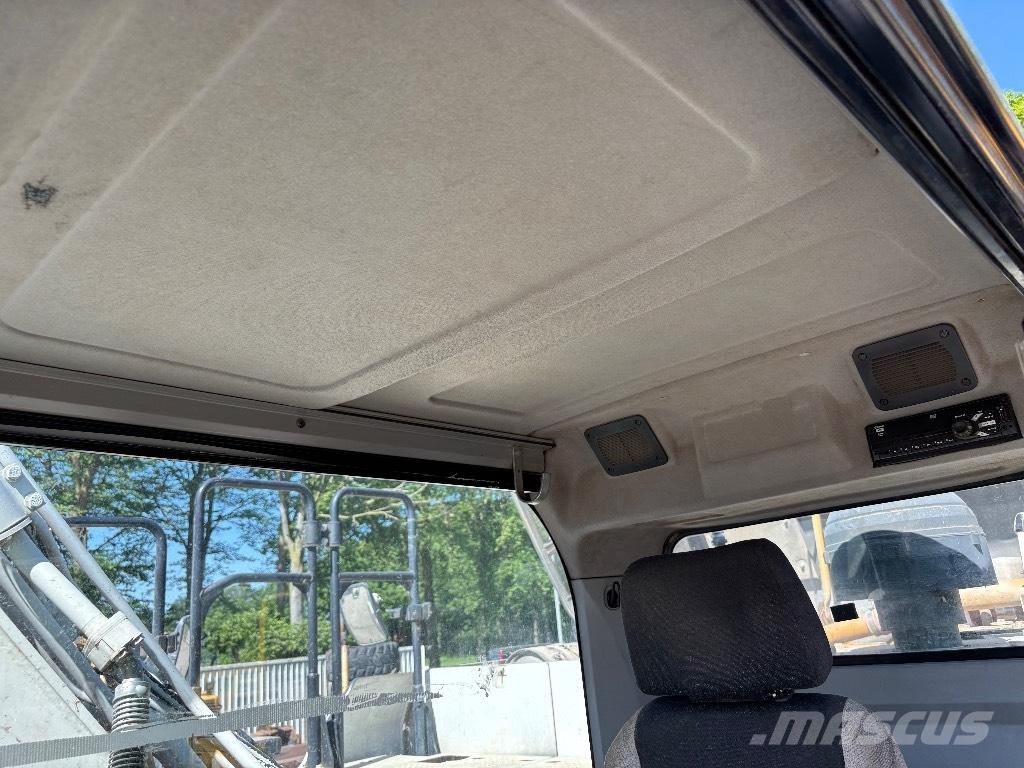 CAT 320E Vikšriniai ekskavatoriai