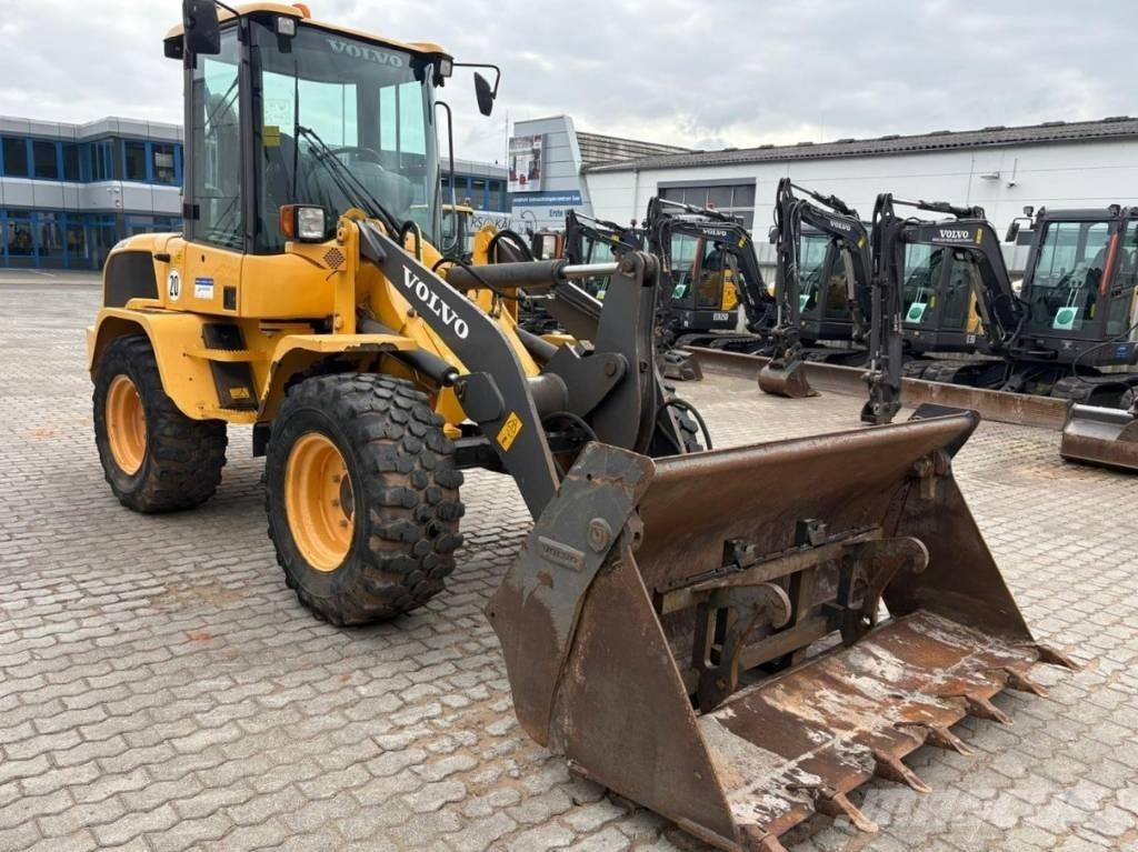 Volvo L 35 G Naudoti ratiniai krautuvai