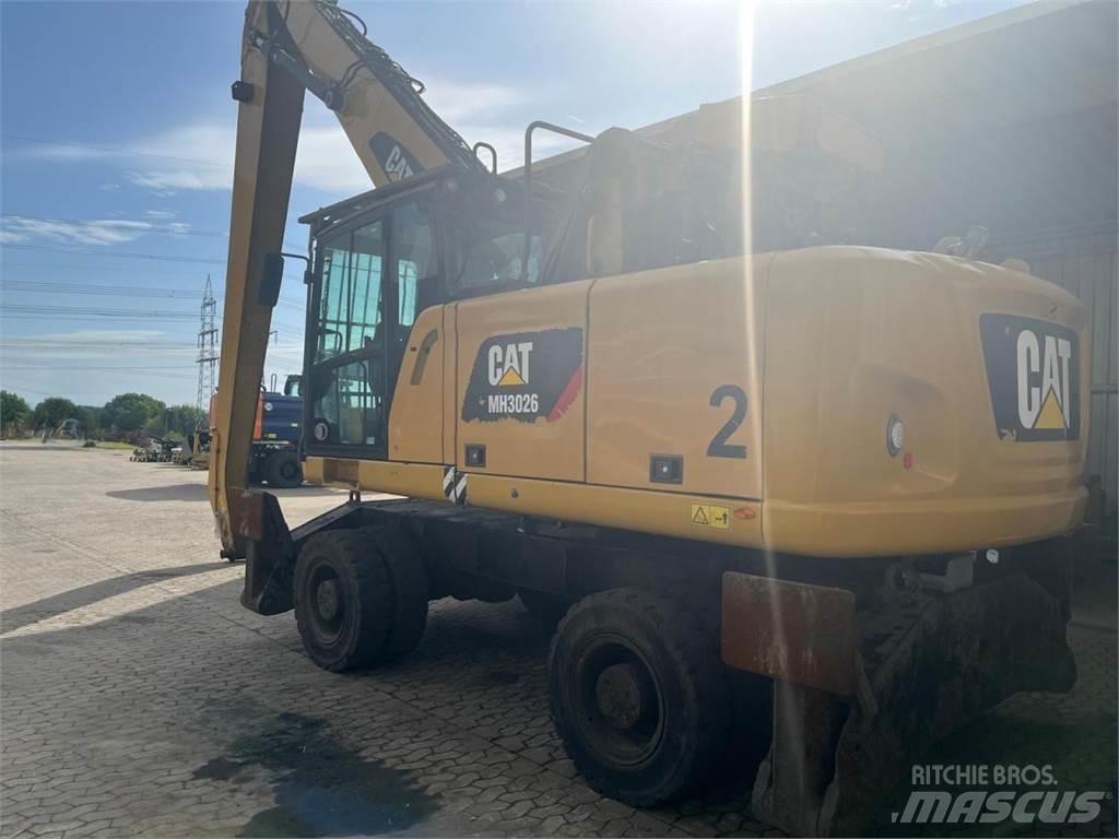 CAT MH3026 Ratiniai ekskavatoriai