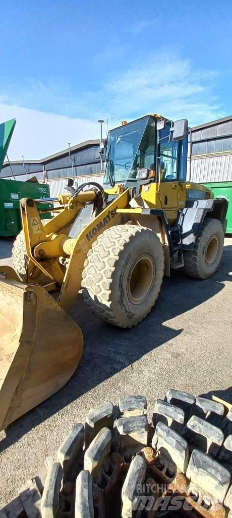 Komatsu WA 200 PT-5 Naudoti ratiniai krautuvai