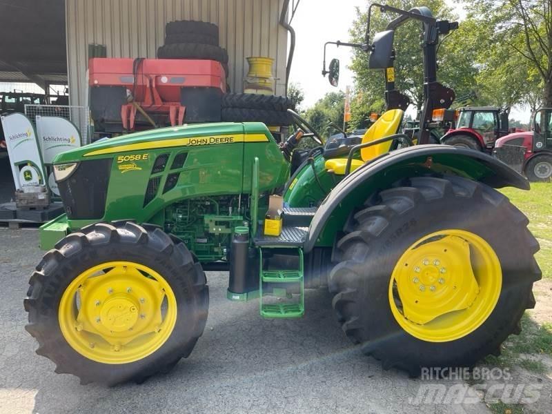 John Deere 5058E Traktoriai