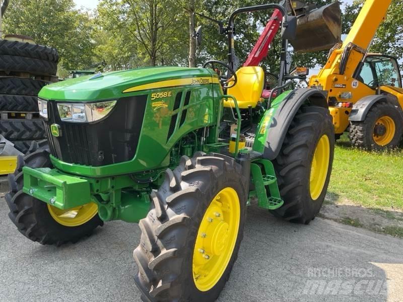 John Deere 5058E Traktoriai