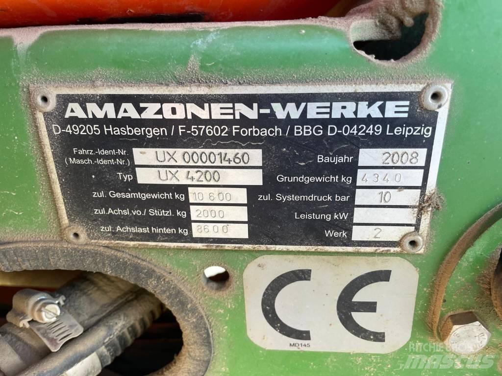 Amazone UX 4200 Prikabinami purkštuvai
