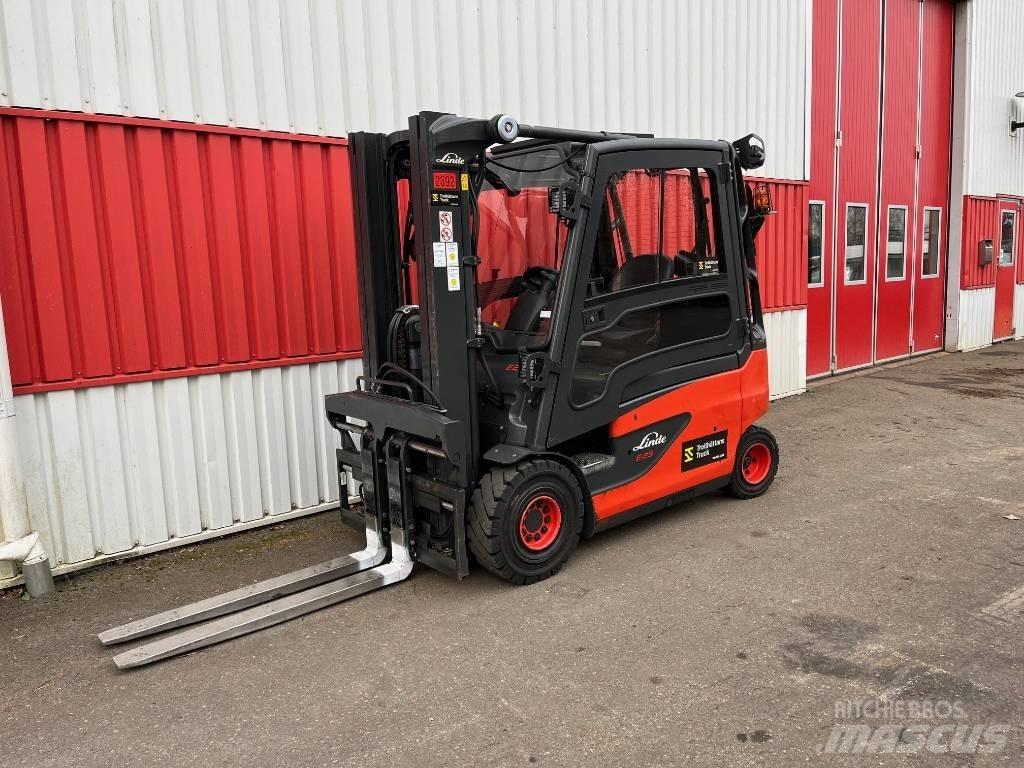 Linde E 25 Elektriniai šakiniai krautuvai