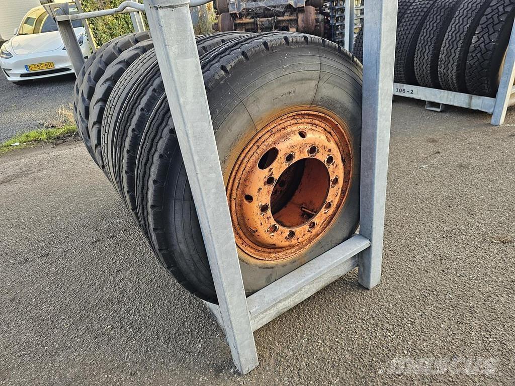  Several 1100 X 20 Karkasiniai krautuvai