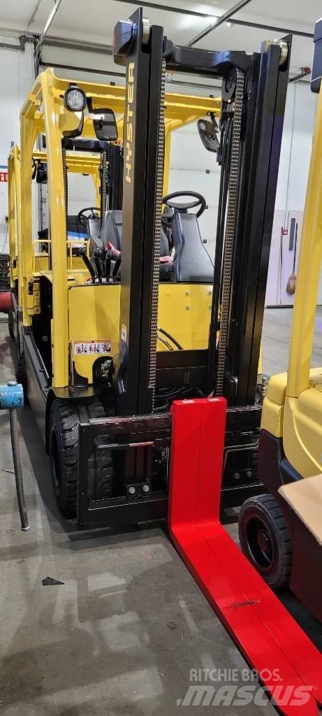 Hyster J3.0XN Elektriniai šakiniai krautuvai