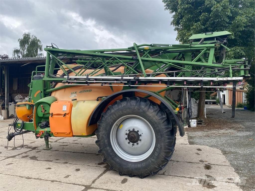 Amazone UX 4200 Prikabinami purkštuvai