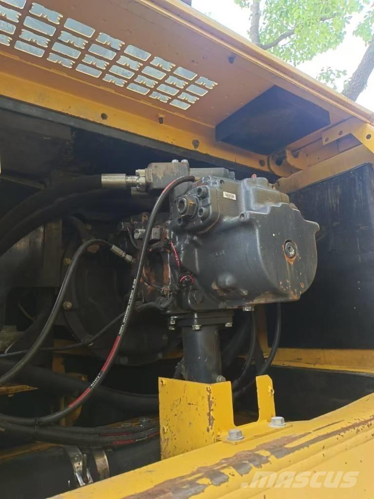Komatsu PC 450-8 Vikšriniai ekskavatoriai