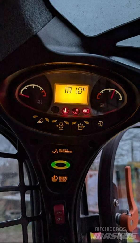 Bobcat T 450 Krautuvai su šoniniu pasukimu