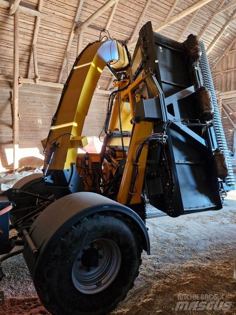 Elho Cobra 7710 T Pašarų kombainai