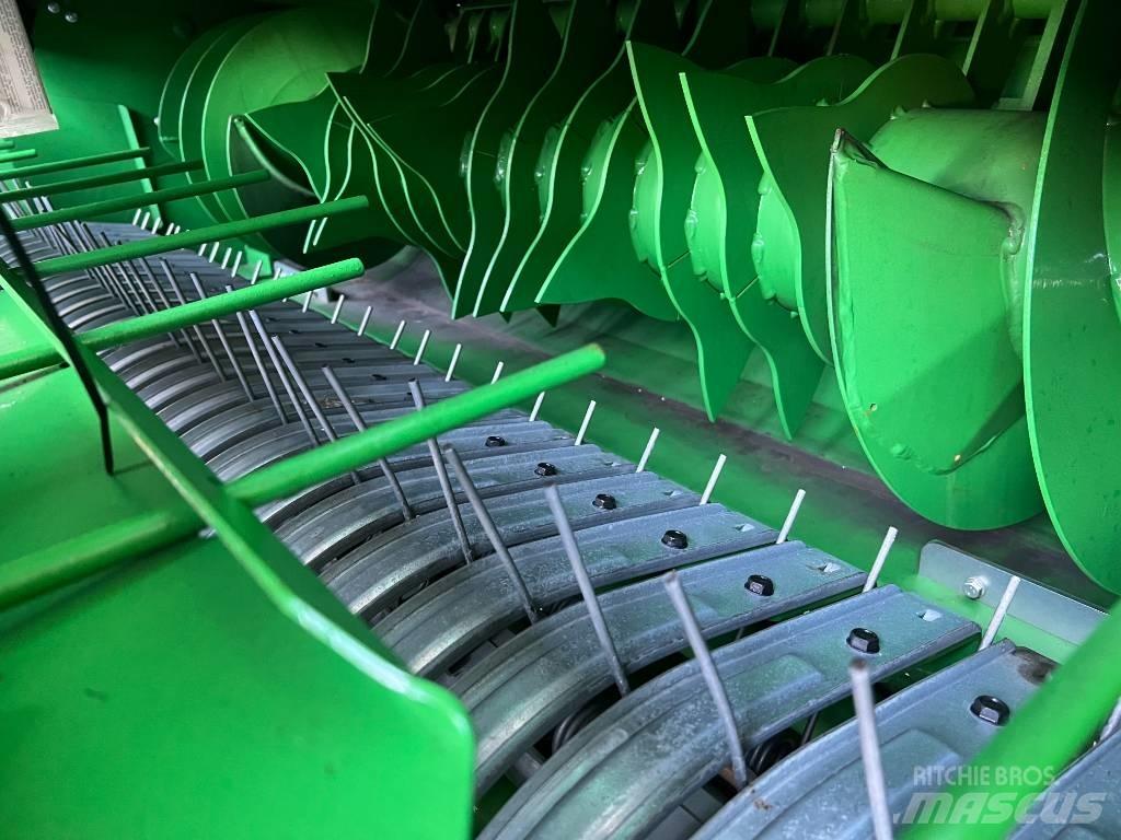 John Deere V461M Ritinių presai