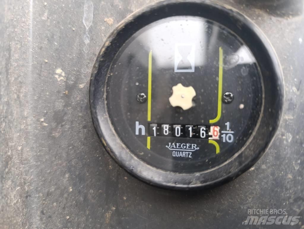 CASE 788 P Ratiniai ekskavatoriai