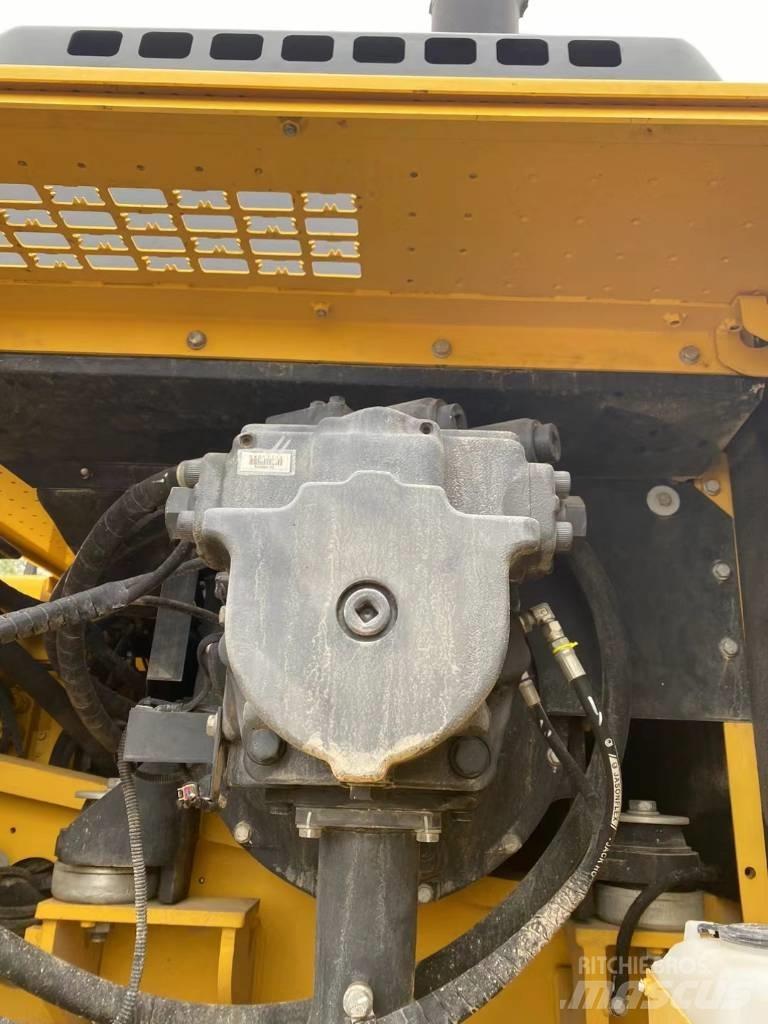 Komatsu 450LC-8 Vikšriniai ekskavatoriai