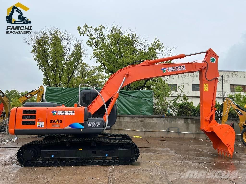 Hitachi ZX200 Vidutinės galios ekskavatoriai 7-12 t