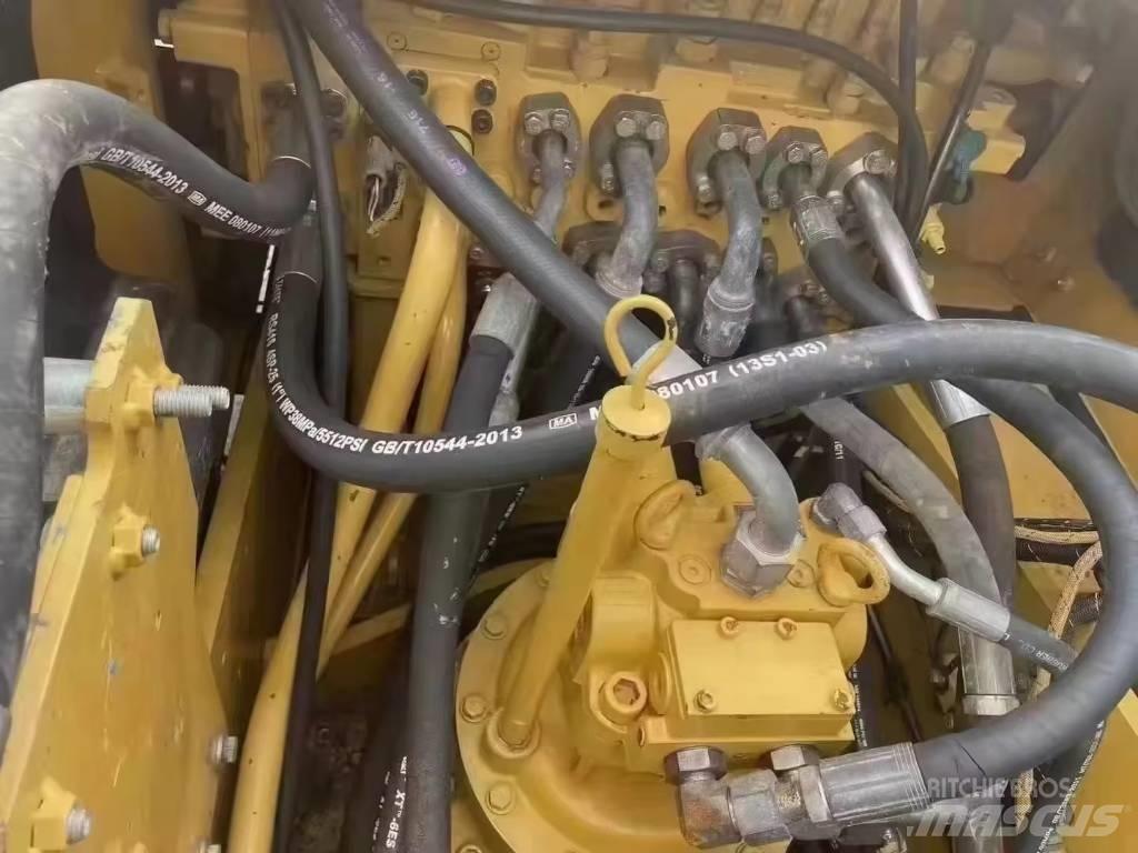 CAT 320 D Vikšriniai ekskavatoriai