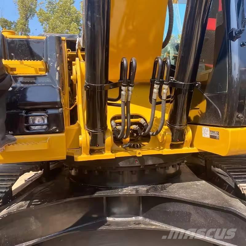 CAT 325 D Vikšriniai ekskavatoriai