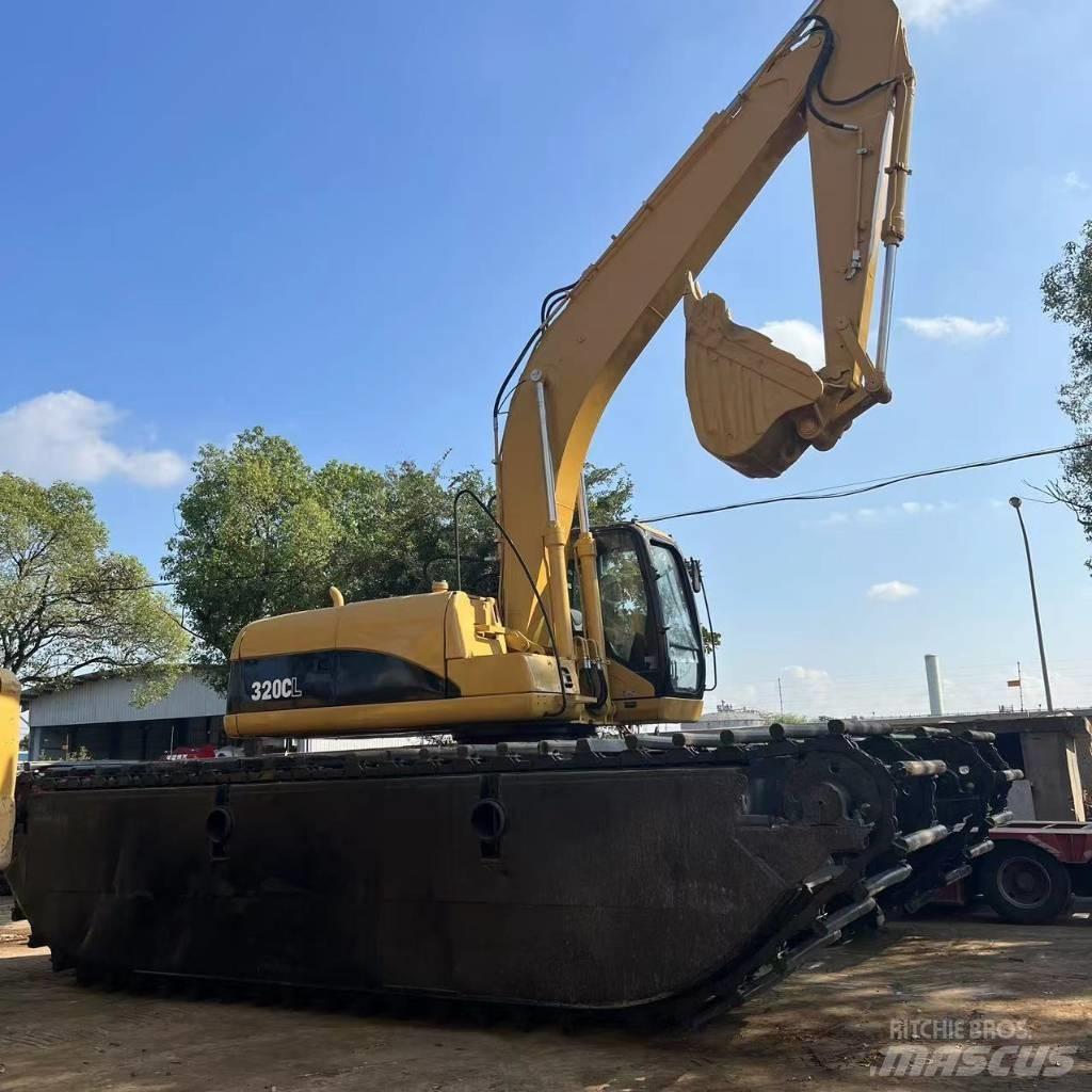 CAT 320 C Amfibiniai ekskavatoriai