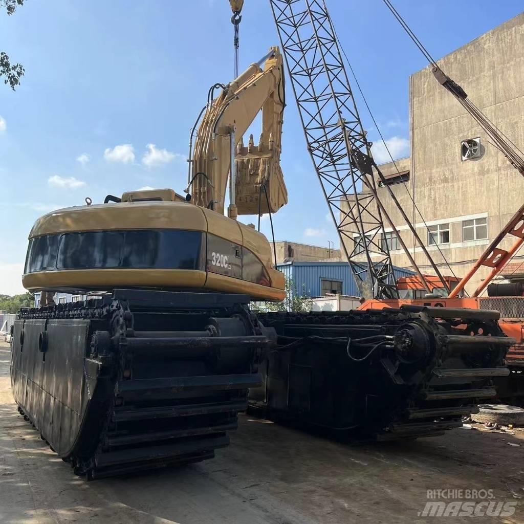 CAT 320 C Amfibiniai ekskavatoriai