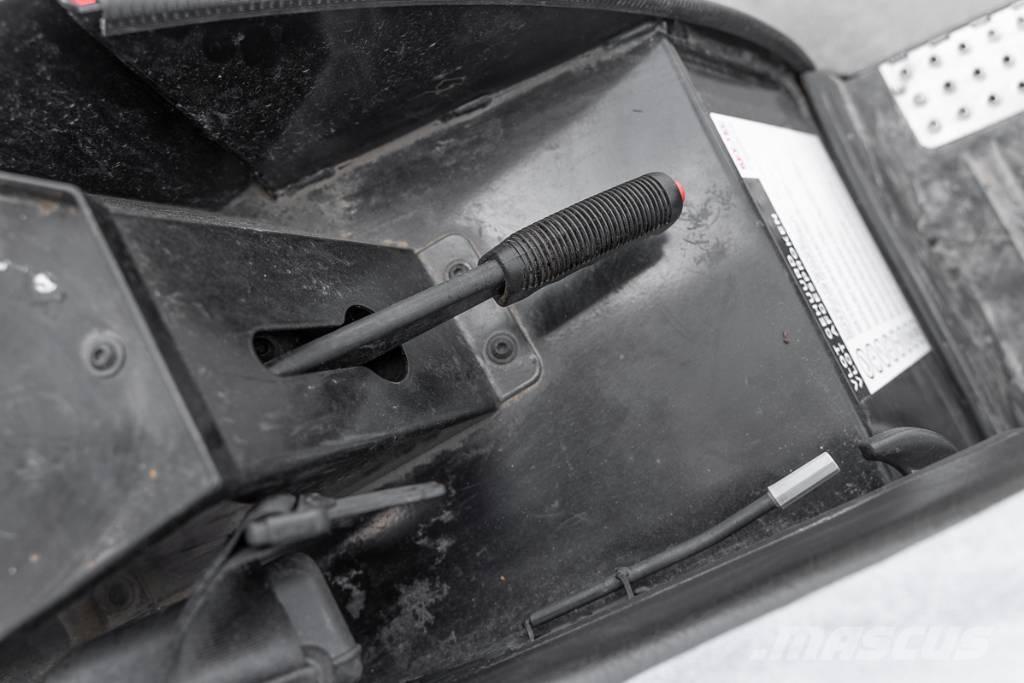 Manitou MLA 3-25 HC Mini krautuvai