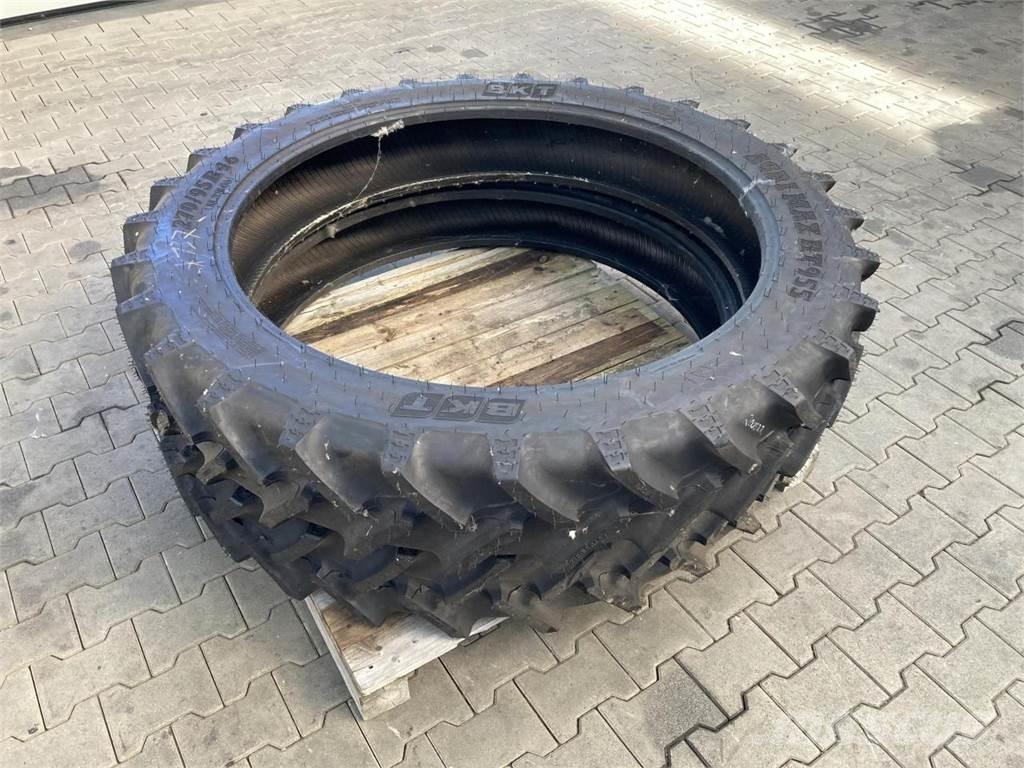 BKT 270/95R46 Padangos, ratai ir ratlankiai