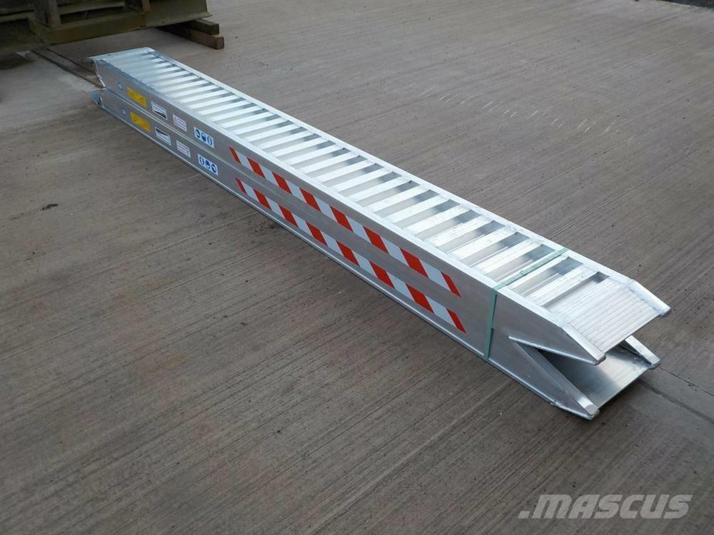 Barford MP14 Savivartės priekabos