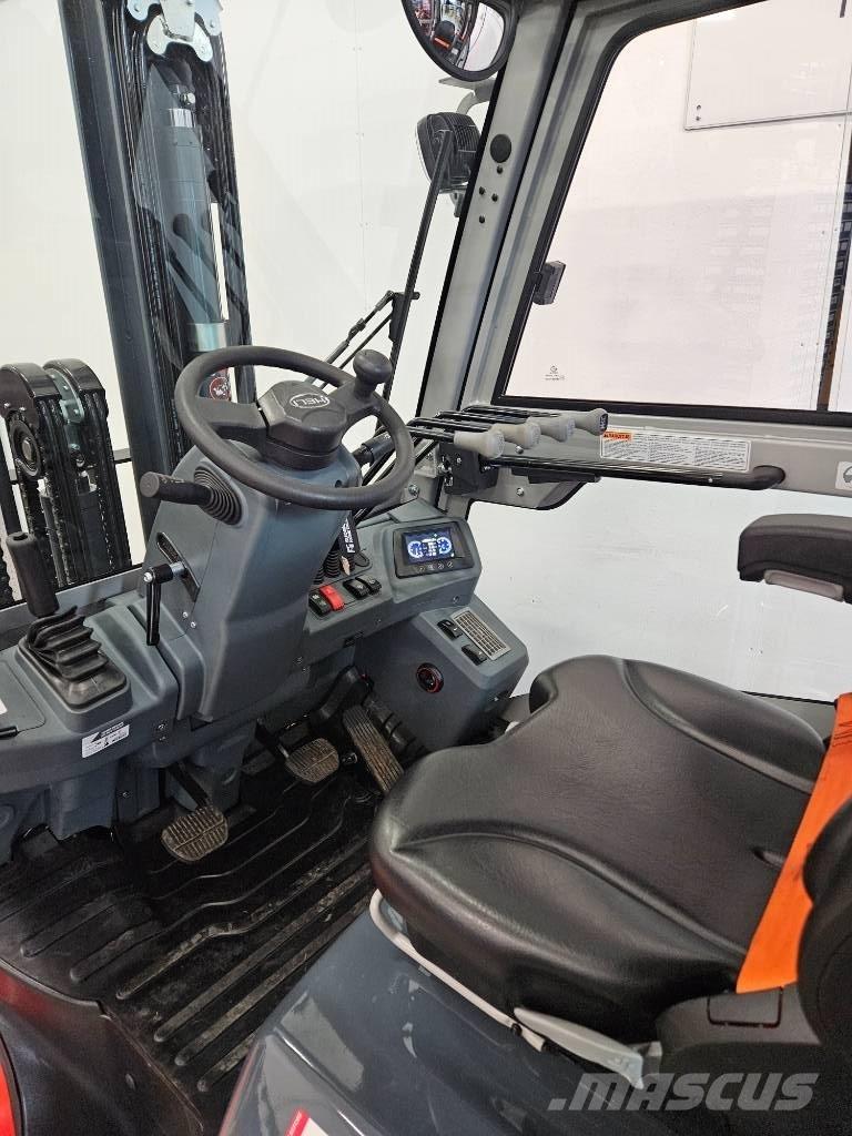 Heli CPCD 35 DIESEL Dyzeliniai krautuvai
