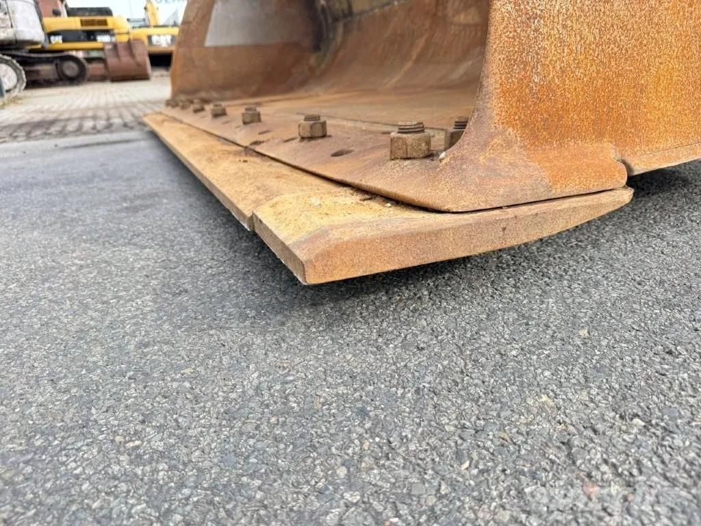 Volvo L150E Naudoti ratiniai krautuvai