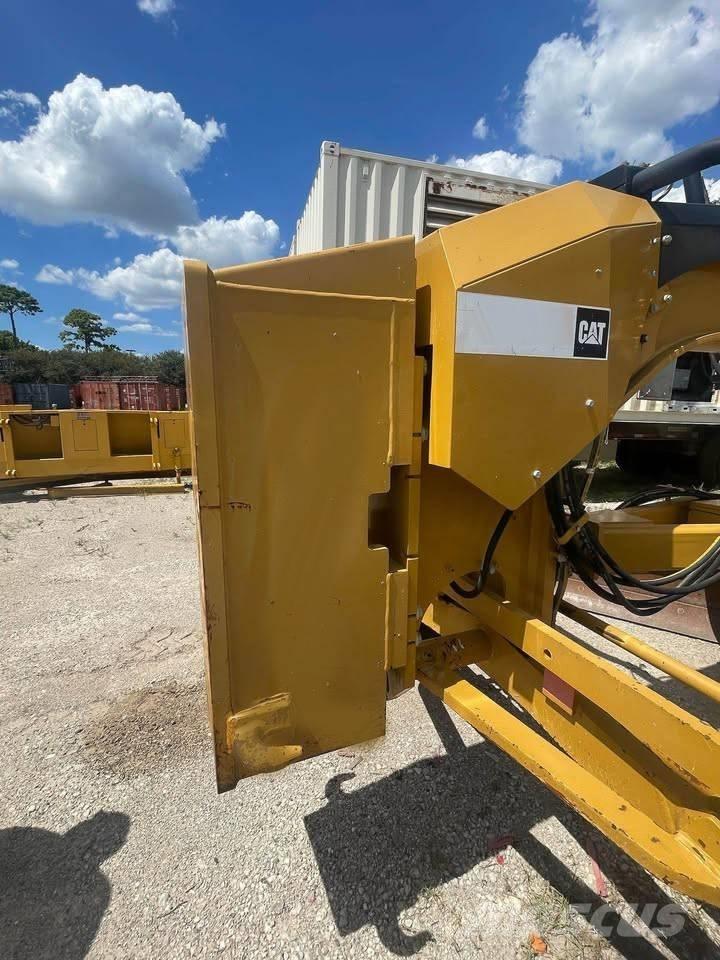 CAT 140 M 2 Greideriai