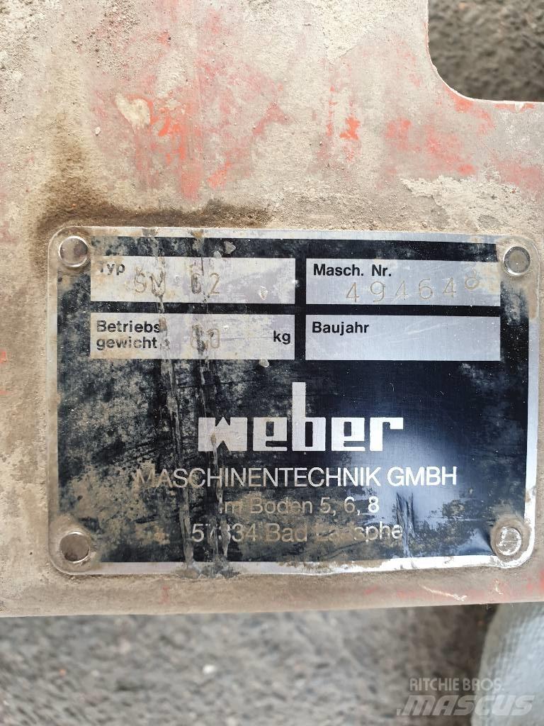 JCB Bordsteinzange Kiti naudoti statybos komponentai