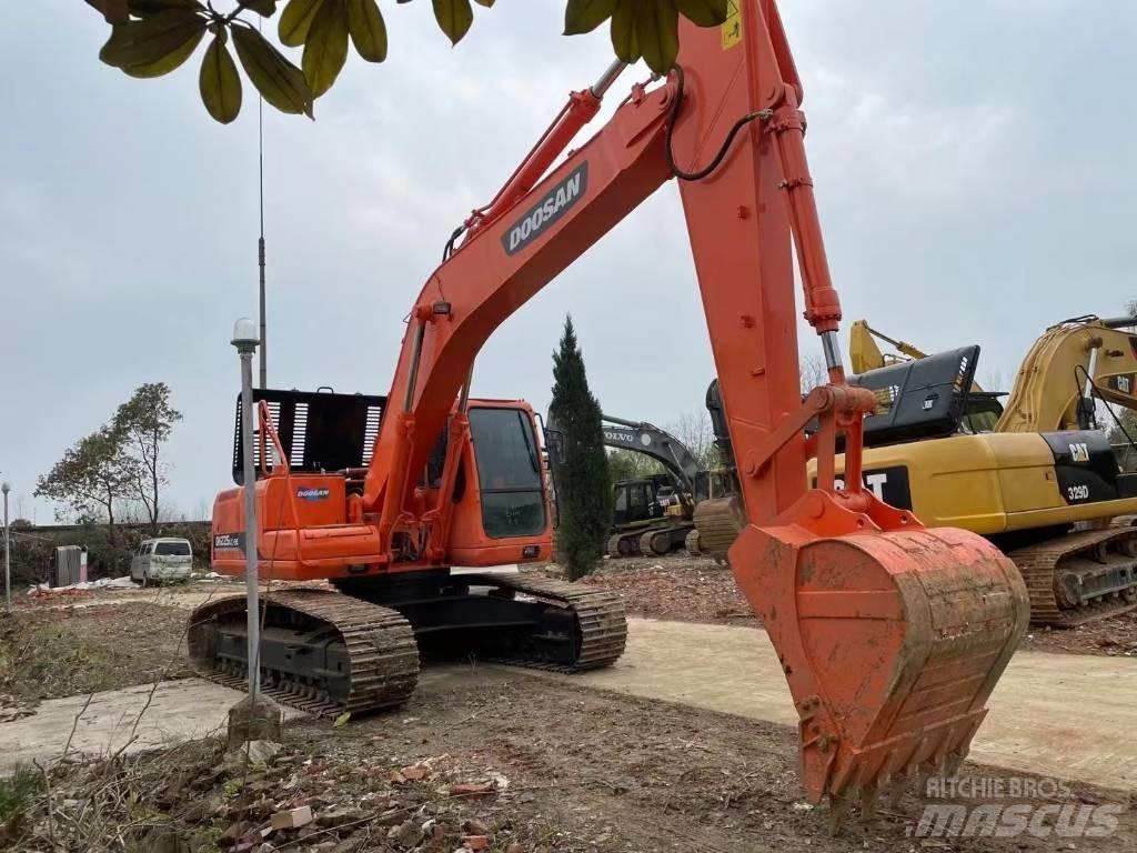 Doosan DH225LC-9E Vikšriniai ekskavatoriai