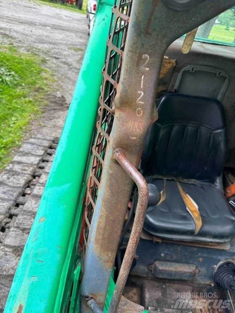 Bobcat S250 Krautuvai su šoniniu pasukimu