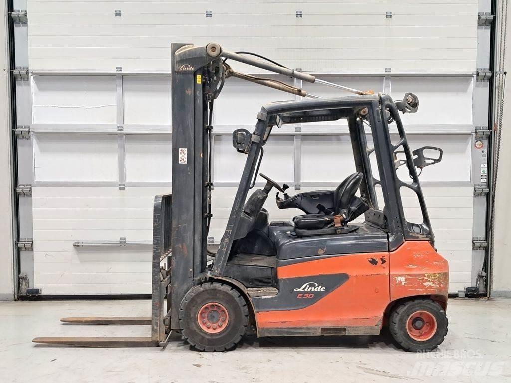 Linde E30-01 Elektriniai šakiniai krautuvai