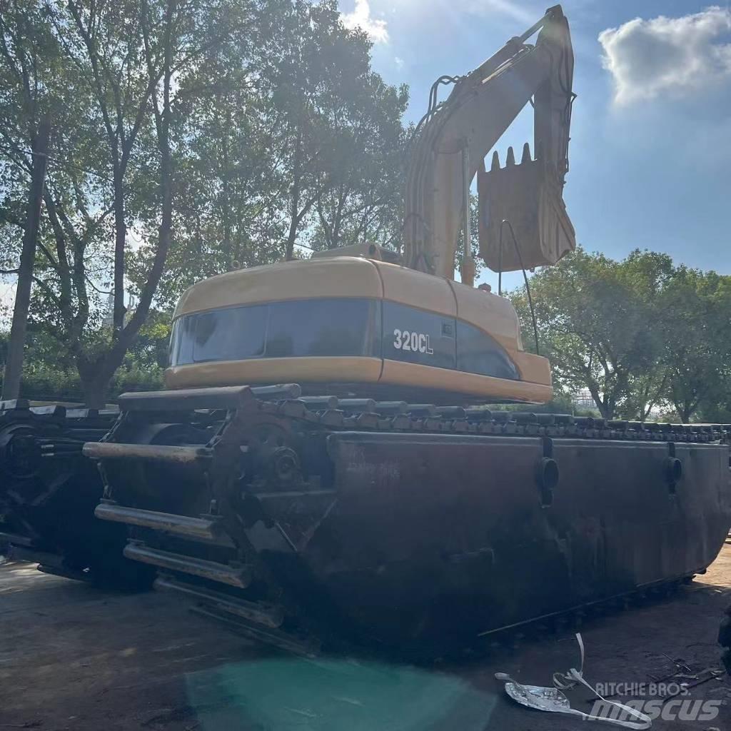 CAT 320 C Amfibiniai ekskavatoriai