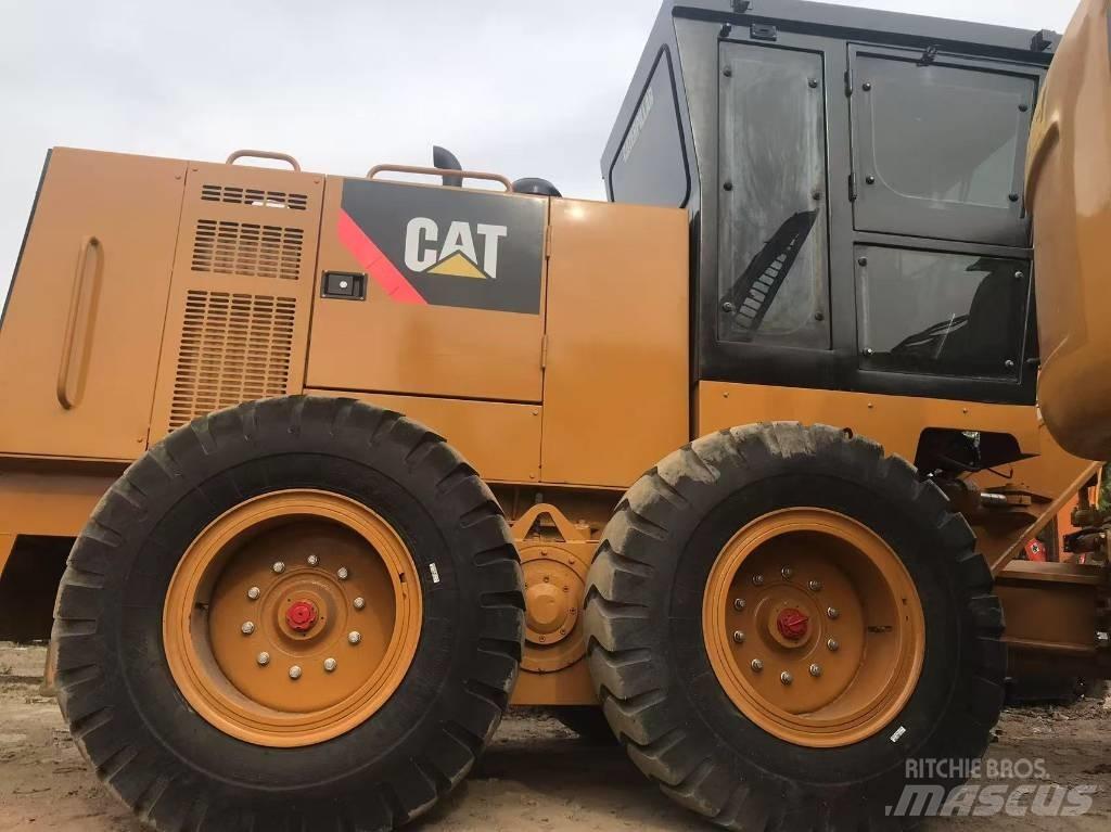 CAT 140k Greideriai