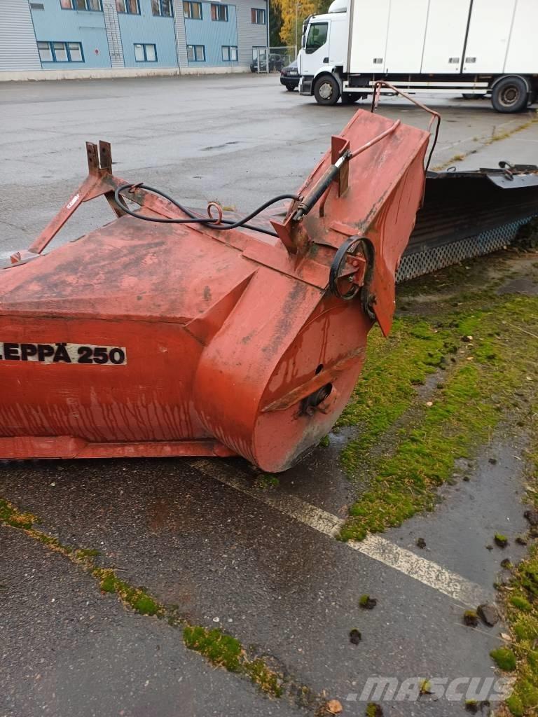 Leppä Leppä 250 Sniego pūstuvai