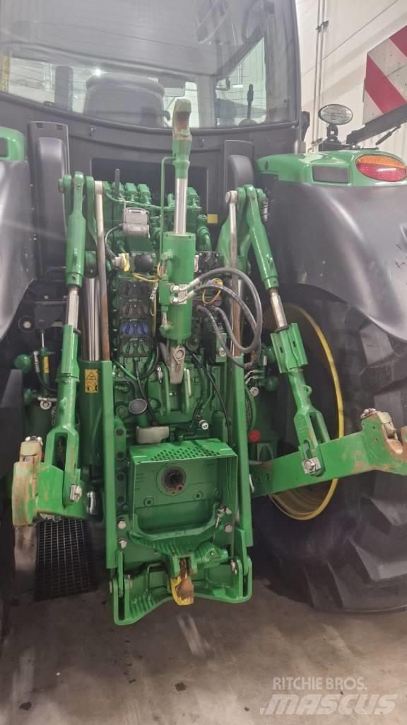 John Deere 6250 R Traktoriai