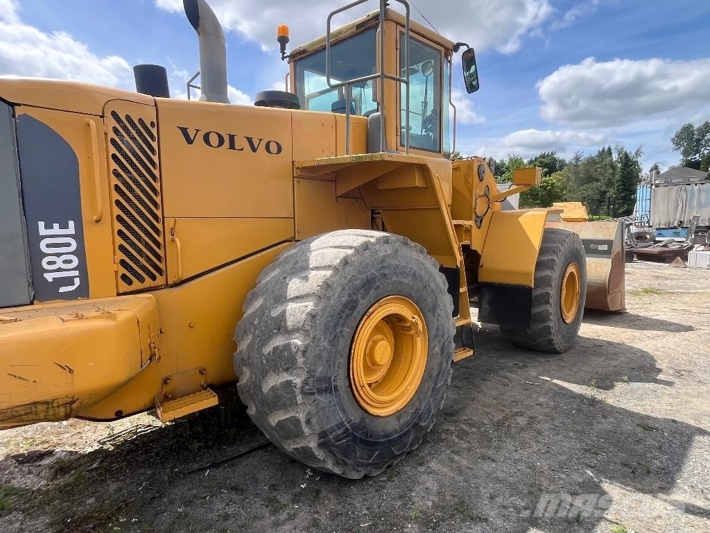 Volvo L 180 E Naudoti ratiniai krautuvai