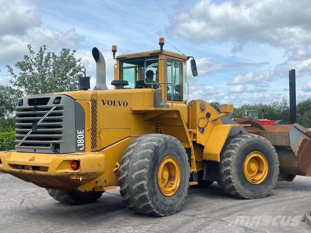 Volvo L 180 E Naudoti ratiniai krautuvai