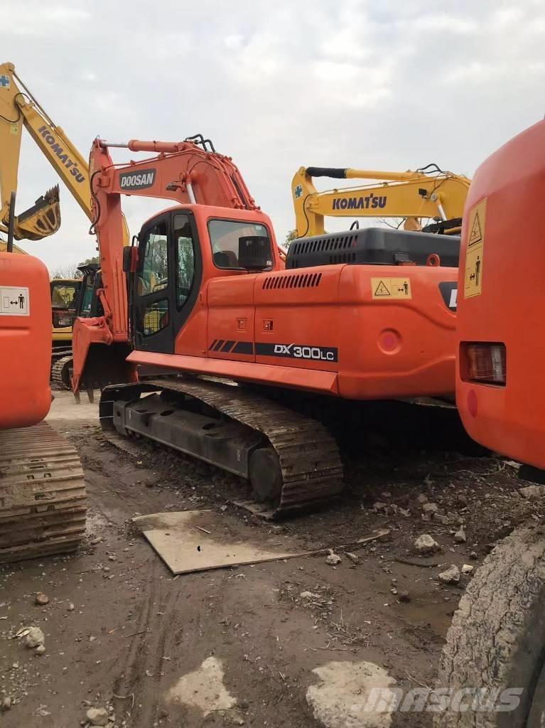 Doosan DX 300 Vikšriniai ekskavatoriai