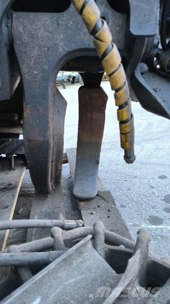 Komatsu 350 Miško technika (Harvesteriai)