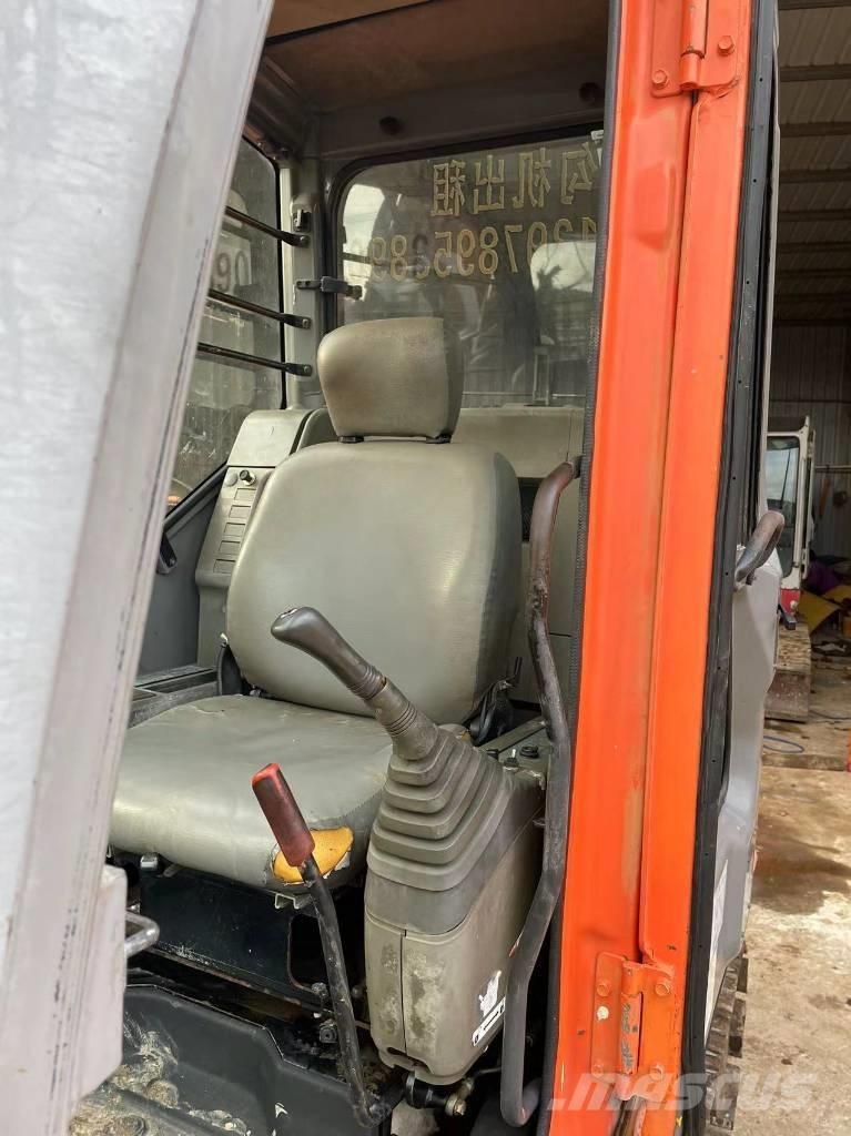 Hitachi ZX 80 Vikšriniai ekskavatoriai