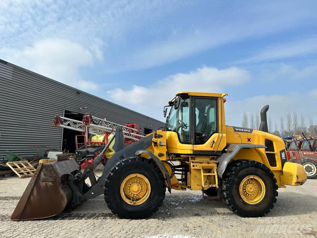 Volvo L90G Naudoti ratiniai krautuvai