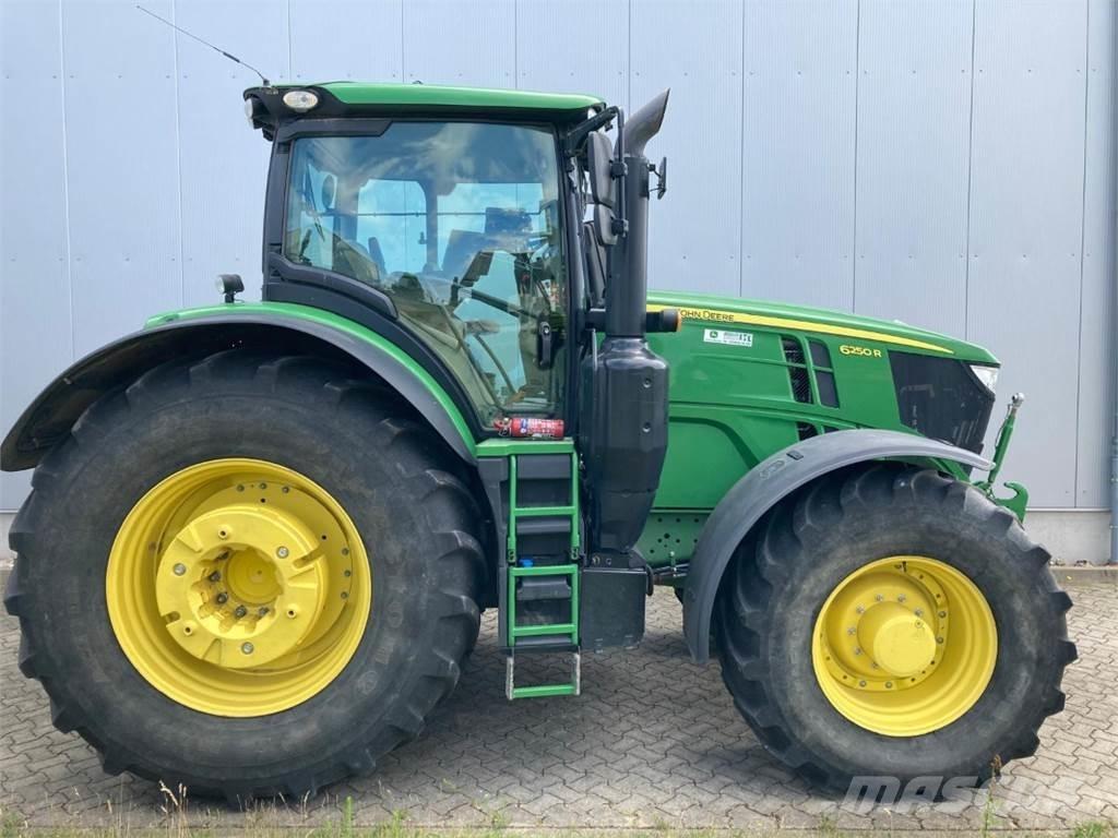 John Deere 6250R Traktoriai